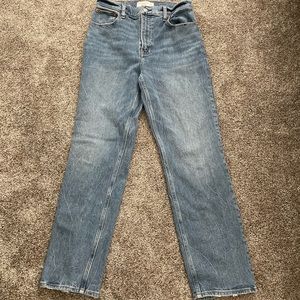 A&F 90’s straight ultra high rise jeans
